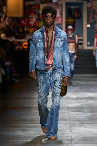 Look 12
